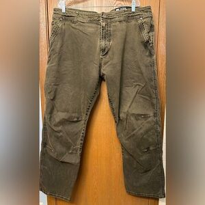 Kuhl Slackr Pants Men's 42x30 Green Straight Leg Vintage Patina Dye